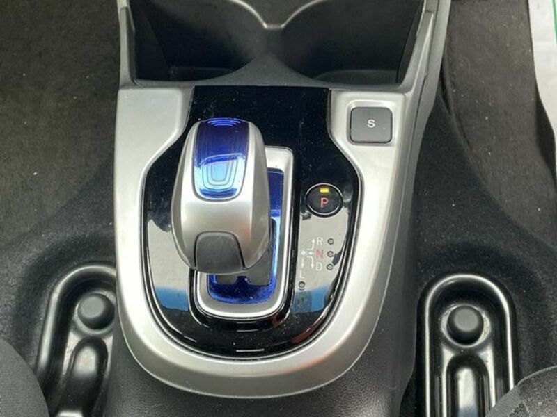 FIT HYBRID-16
