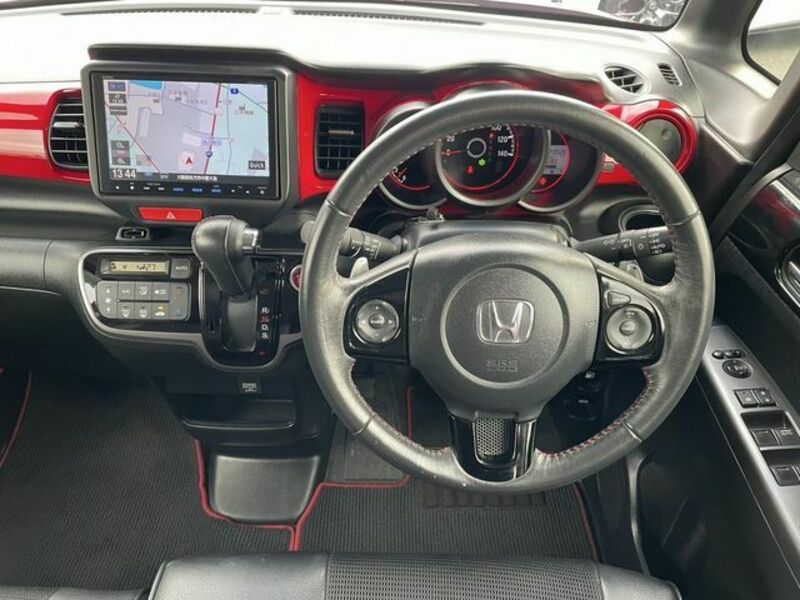 N BOX CUSTOM-1
