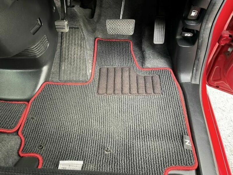 N BOX CUSTOM-16