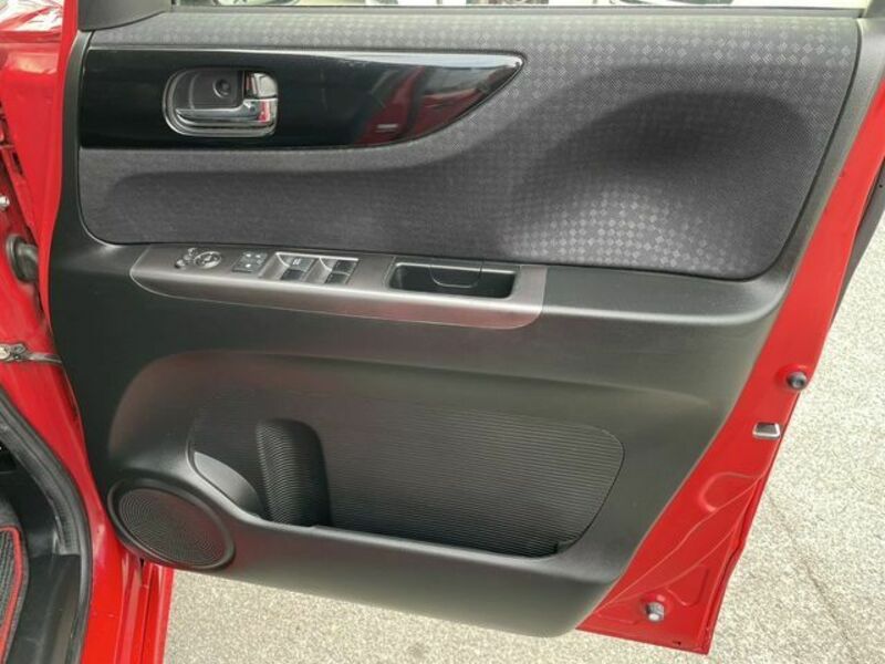 N BOX CUSTOM-17