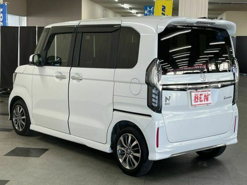 N BOX CUSTOM