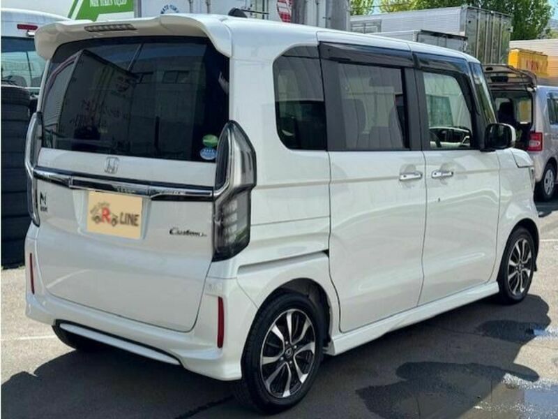 N BOX CUSTOM