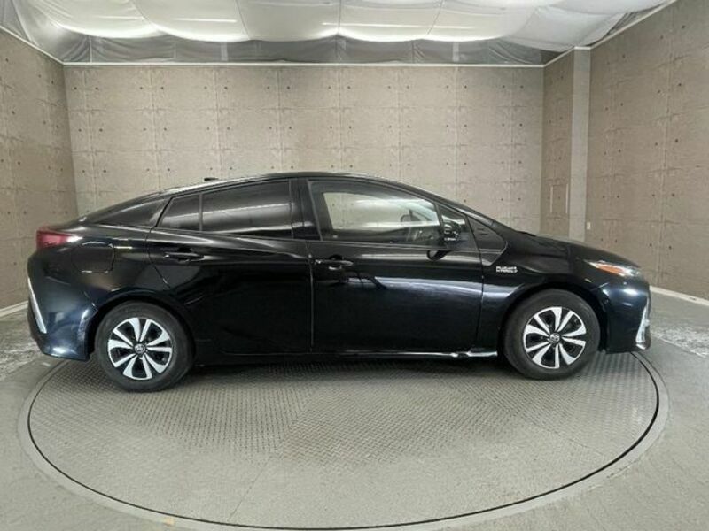 PRIUS PHV-6