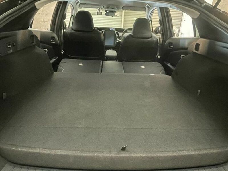 PRIUS PHV-11