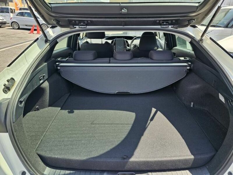 PRIUS PHV-9
