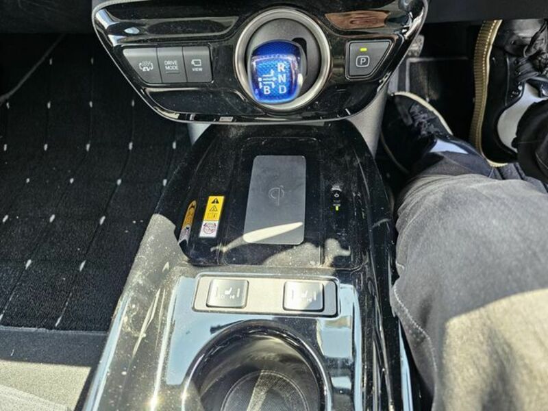 PRIUS PHV-11