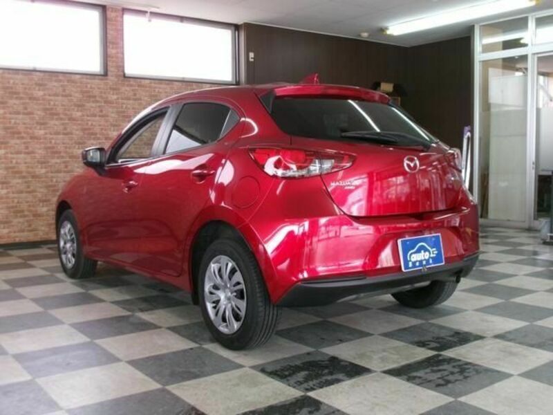 MAZDA2