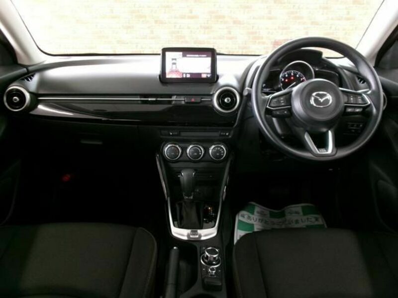 MAZDA2