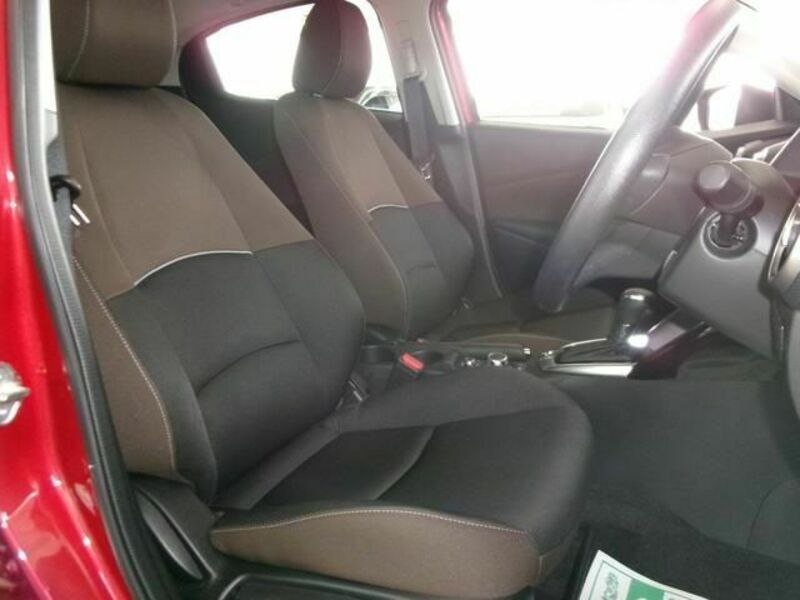 MAZDA2