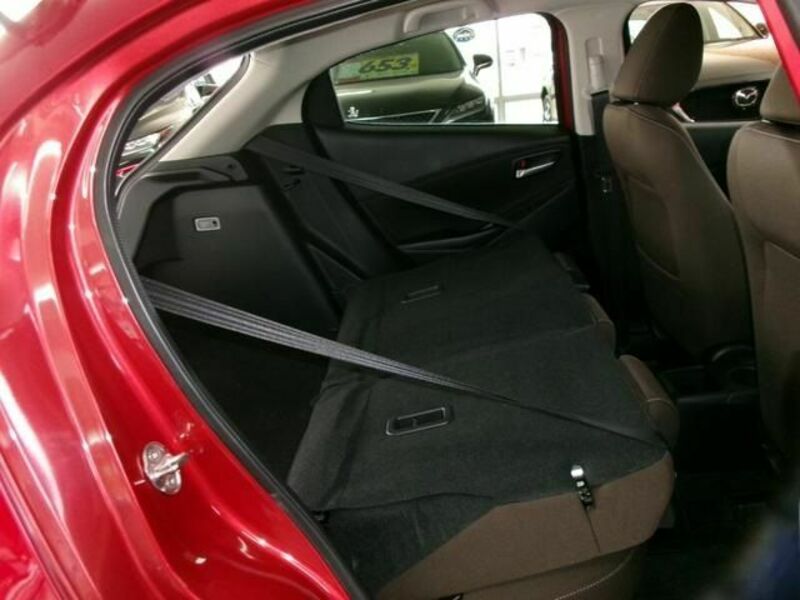 MAZDA2