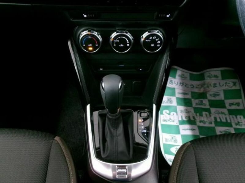 MAZDA2
