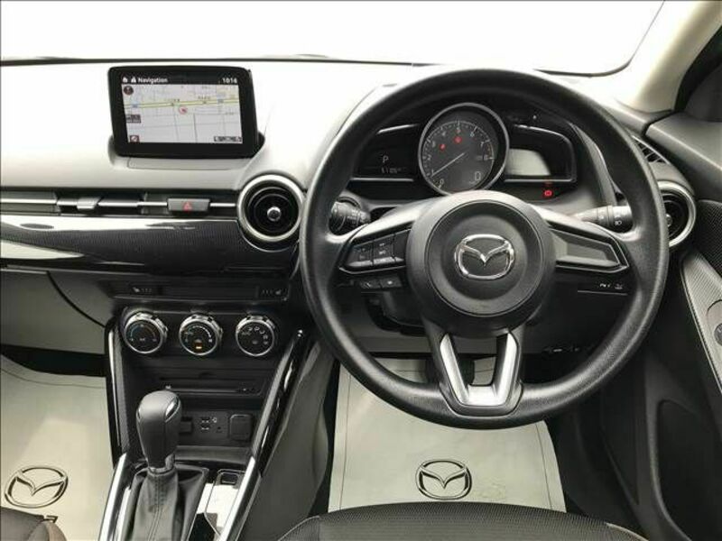 MAZDA2