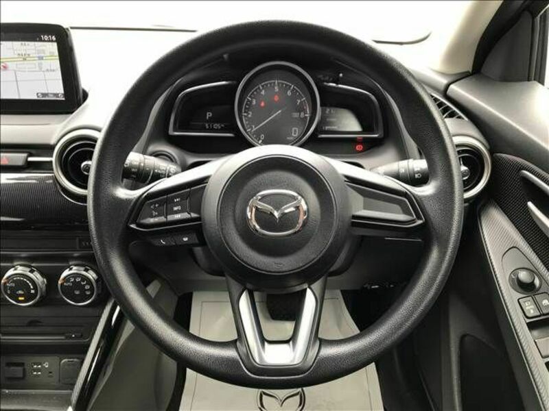 MAZDA2