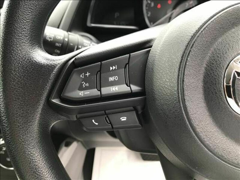 MAZDA2