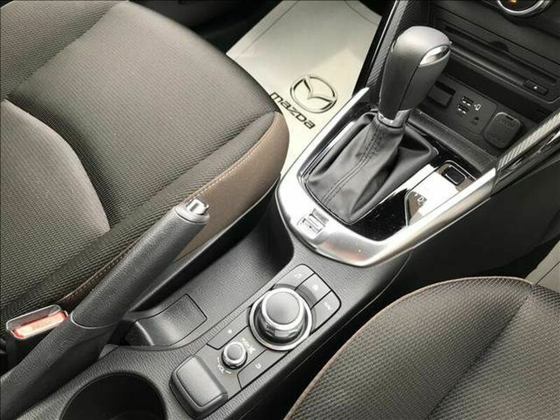 MAZDA2