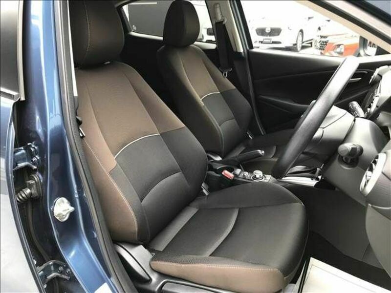 MAZDA2