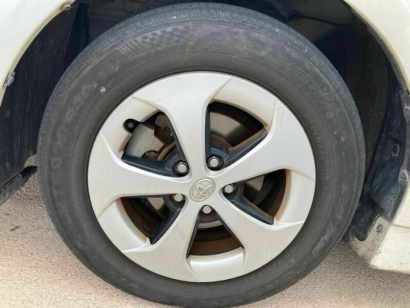 PRIUS-8