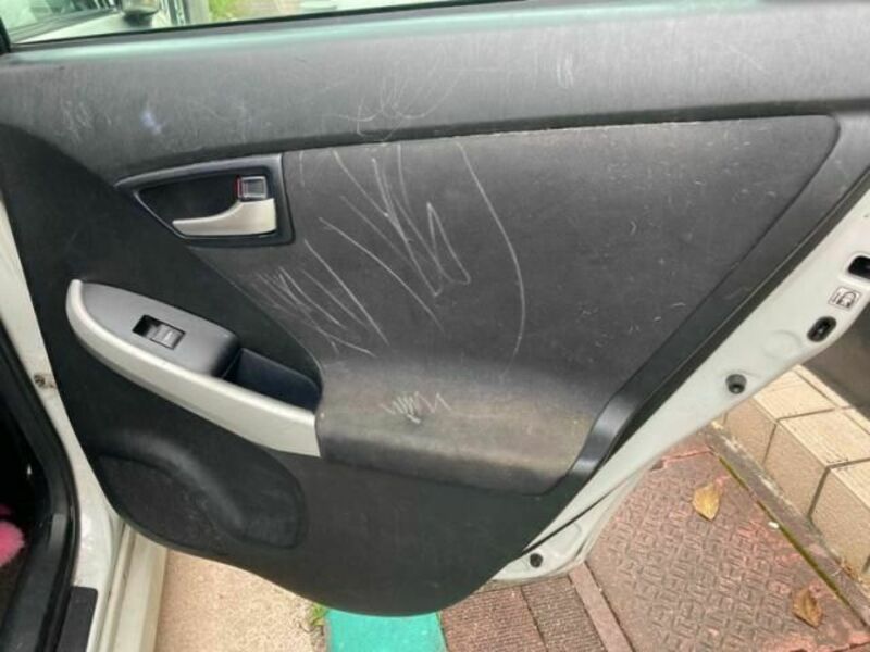 PRIUS-13