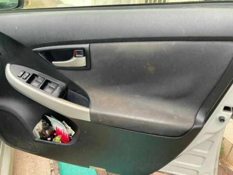 PRIUS-14