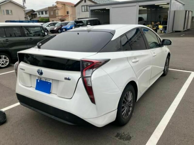 PRIUS-1