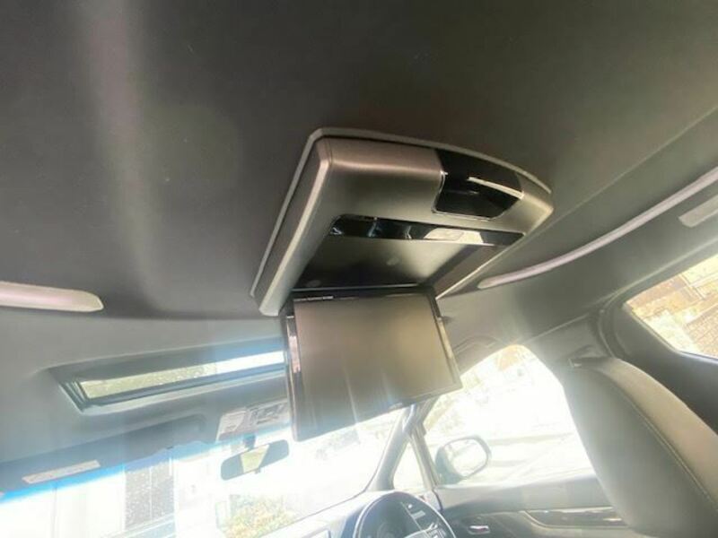 VELLFIRE-39