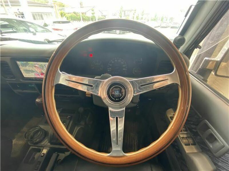 LAND CRUISER PRADO-12