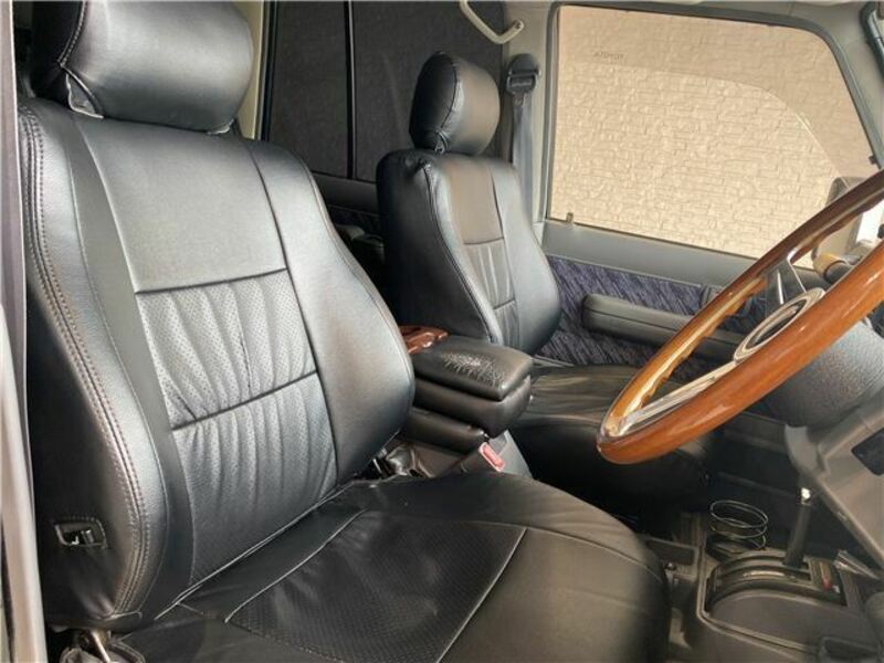 LAND CRUISER PRADO-23