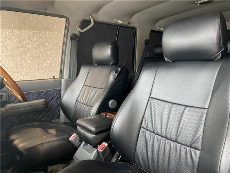 LAND CRUISER PRADO-28