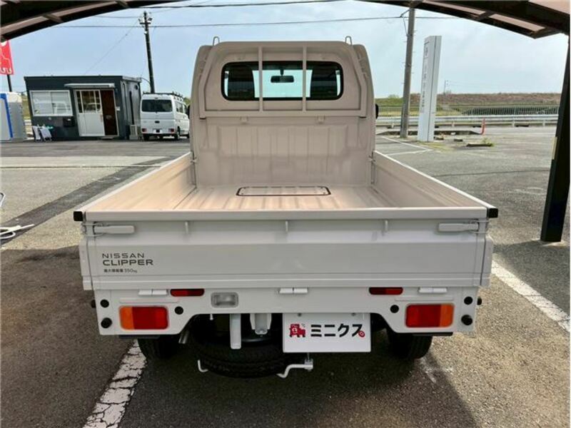 CLIPPER TRUCK