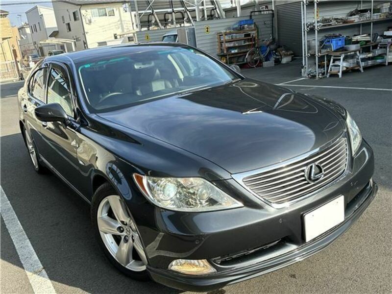 LEXUS LS