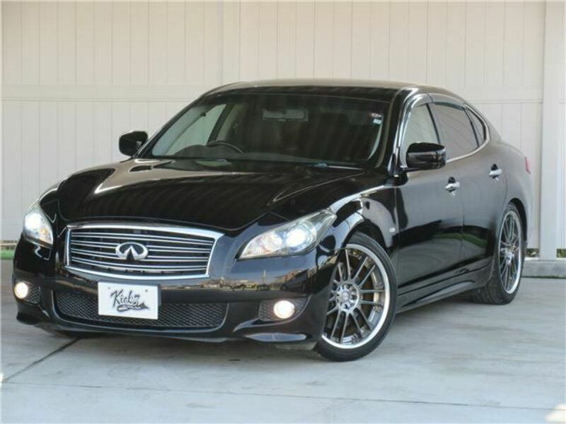 NISSAN FUGA