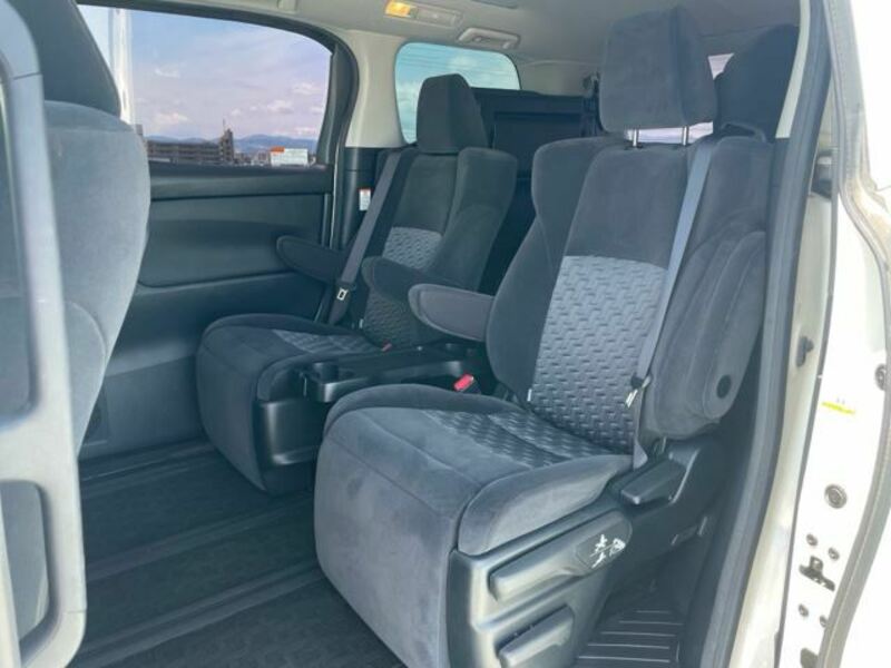 VELLFIRE-18