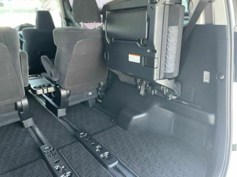 VELLFIRE-30