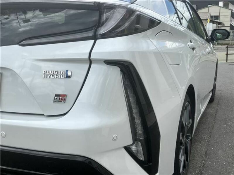 PRIUS PHV-13