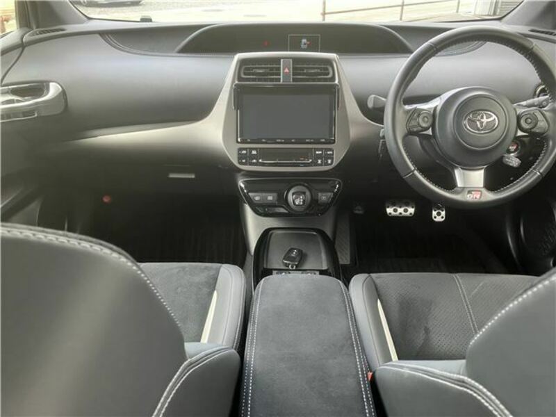 PRIUS PHV-18