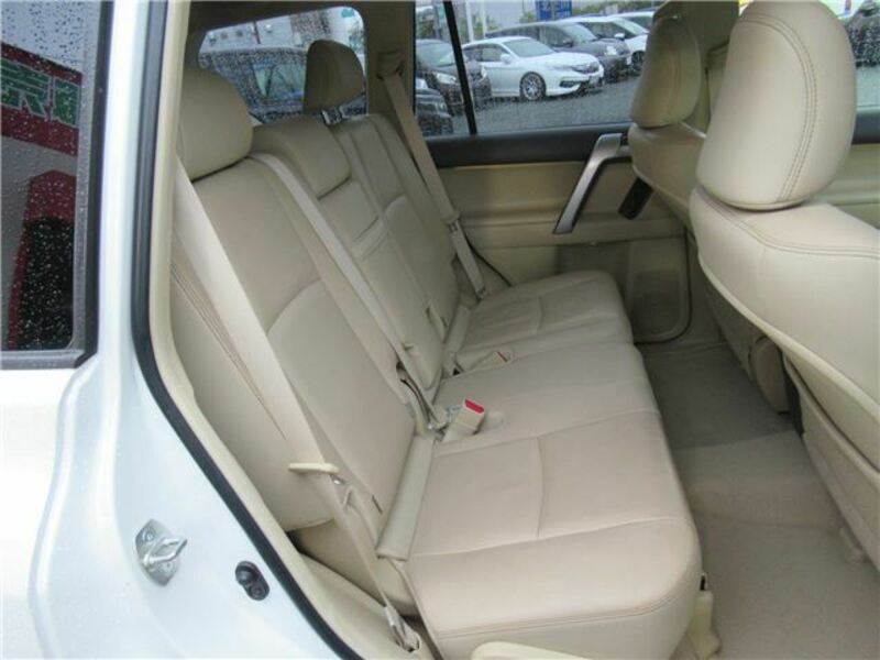 LAND CRUISER PRADO-34