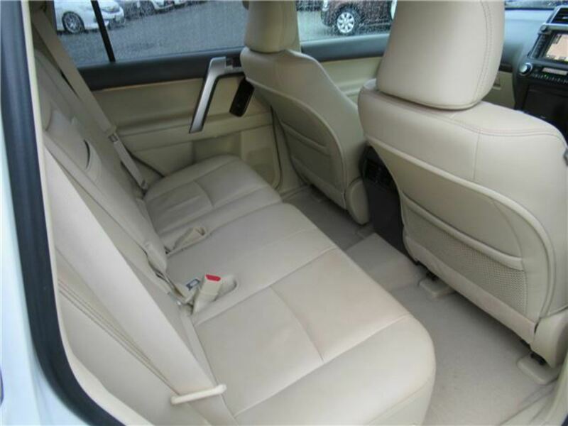 LAND CRUISER PRADO-35