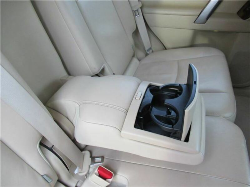 LAND CRUISER PRADO-36