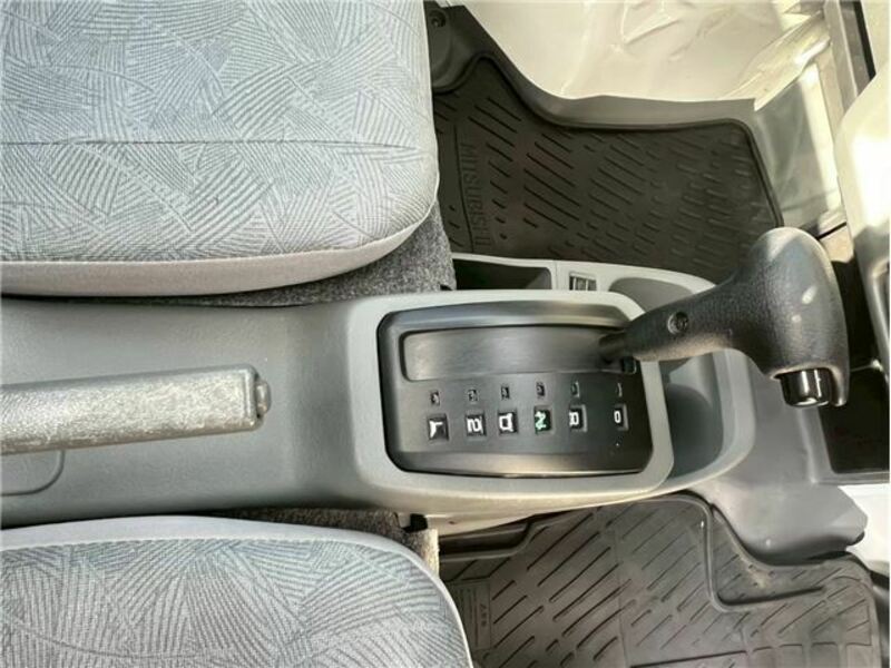 MINICAB TRUCK