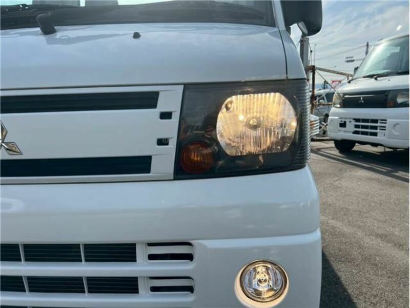 MINICAB TRUCK