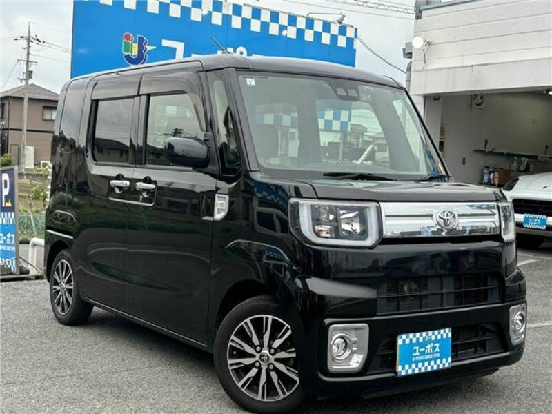 TOYOTA PIXIS MEGA
