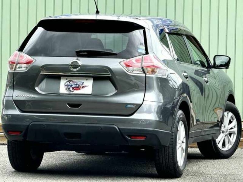 X-TRAIL