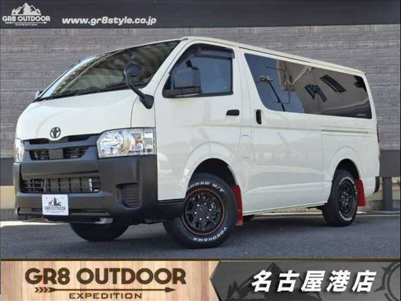 TOYOTA　HIACE VAN
