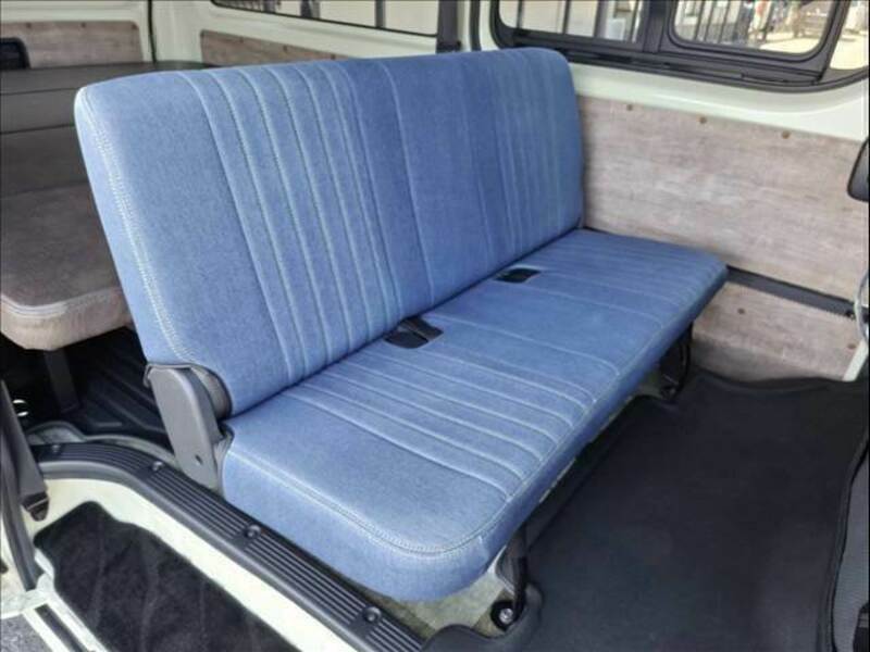 HIACE VAN-7