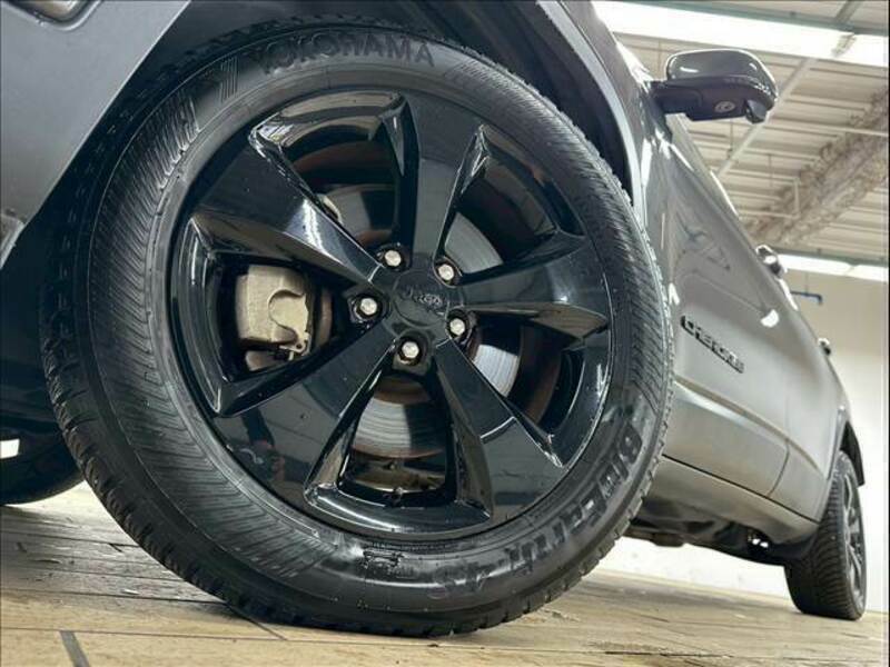 JEEP CHEROKEE-10