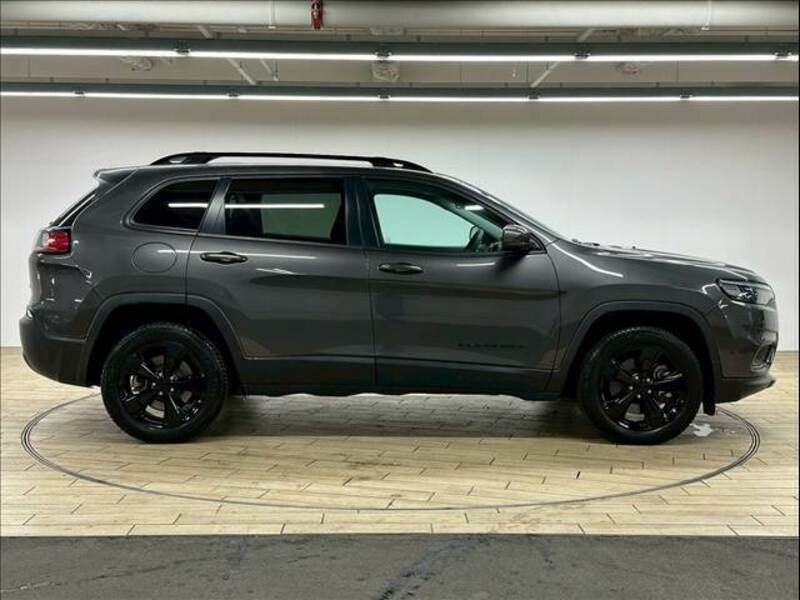 JEEP CHEROKEE-17