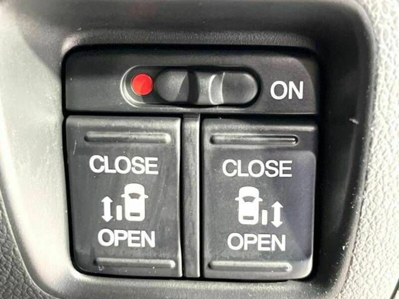 N BOX