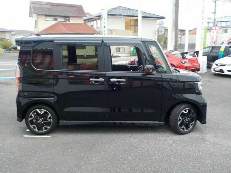 N BOX CUSTOM