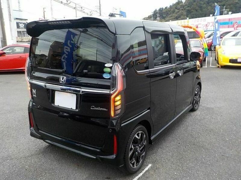 N BOX CUSTOM