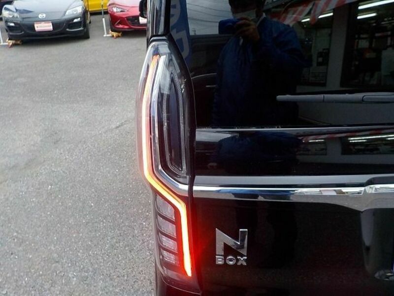 N BOX CUSTOM